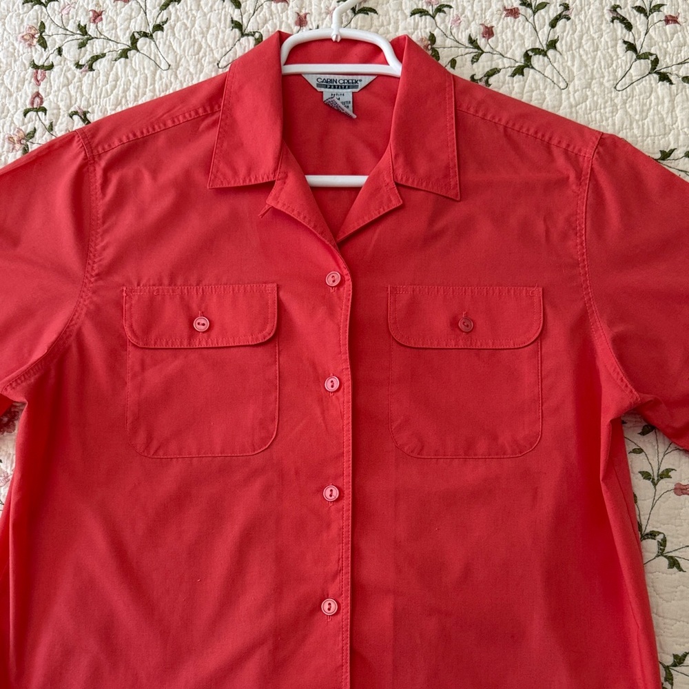 Cabin Creek women’s Coral color Button-Up  Blouse PM
